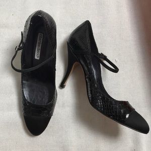 Charles David Satin Toe heel in Black, sz 8.5